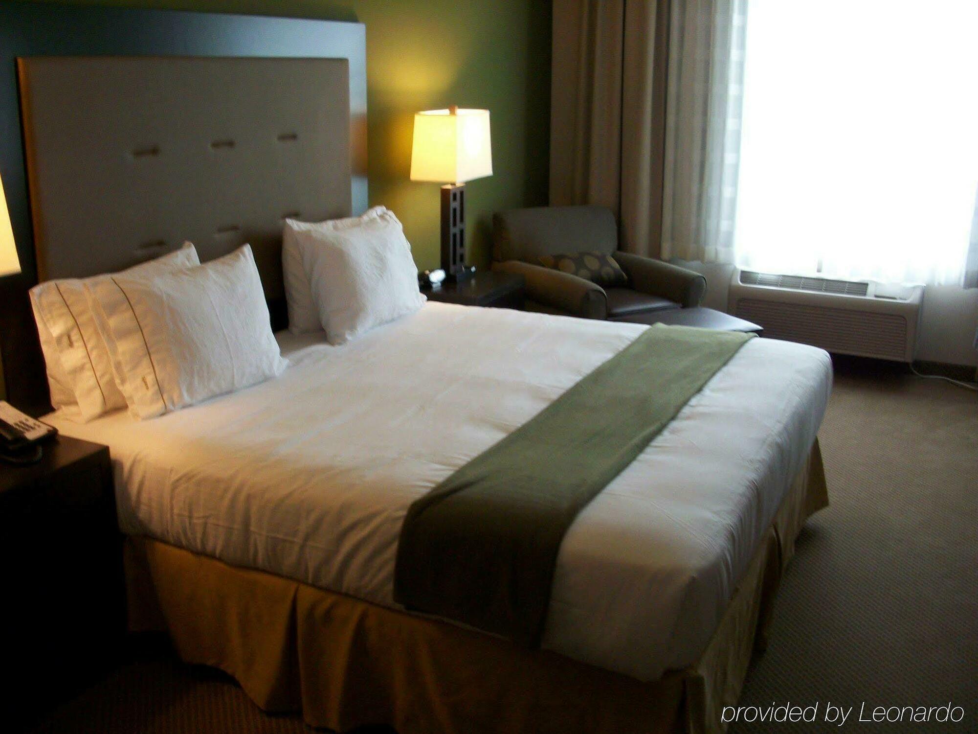 Hotel Express & North By Ihg 2*
